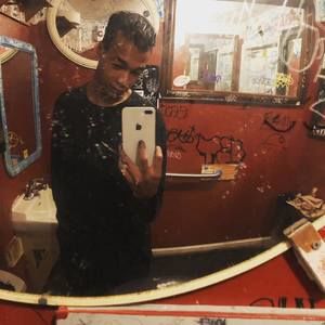 Meet your Posher, Devin